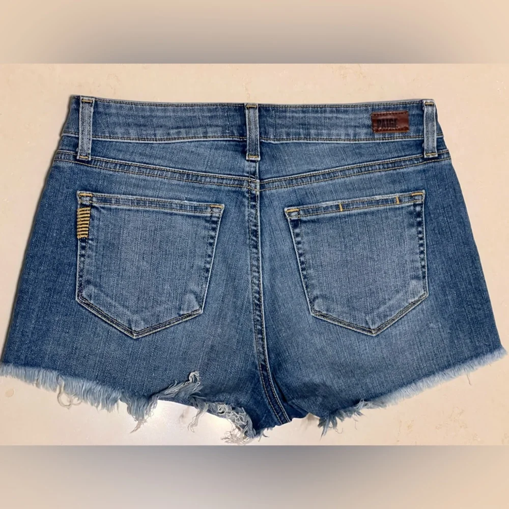 PAIGE Daryn Short Juno Destructed Denim Cutoff Denim Shorts Small Size 25